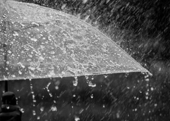 Temperaturat e ulta përfshijnë vëndin, reshjet rikthehen pasdite në zonat malore