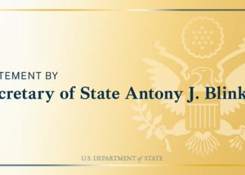 “Në emër të SHBA-ve, është nderi im të uroj popullin e Shqipërisë në 110-vjetorin e Pavarësisë. SHBA  krenare të festojnë 100-vjetorin e marrëdhënieve diplomatike…., Blinken uron Shqiptarët