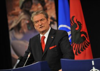 Sali Berisha uron 110 vjeetorin e pavarsisë: Ta shndërrojmë Shqipërinë në shtëpinë e së ardhmes!