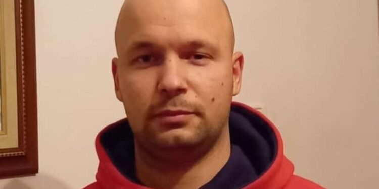 Arrestohet personi që goditi me grusht Sali Berishën në protestë, foto e vidieo