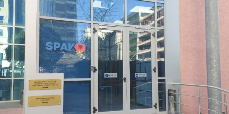 Ekskluzive/ Politikan e Prokuror në përgjimet e grupit kriminal, pranga për trafik droge. Antimafia e Spak godasin me 43 urdhër arreste. Emrat