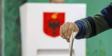 Përdorimi i aseteve publike dhe administratës në FUSHATË! KQZ bllokon aktivitetet e 2 Ministrive dhe 5 Bashkive. Kryesojnë Lushnja, Cerriku, Gjirokastra, Korça