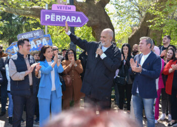 Postimet në Facebook, 20 Kryebashkiak paditen në KQZ për abuzim me postin. Zbardhet vendimi i Komisionerit