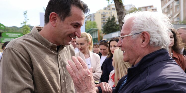 Veliaj: “Demokratë, mos ua jepni lejen t’ju poshtërojnë e të votoni Ilir Metën! Skuadra jonë ju ka shërbyer të gjithëve njësoj, pa ndasi të majtë e të djathtë”