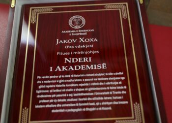 Akademia e Shkencave përkujton shkrimtarin Jakov Xoxa në 100-vjetorin e lindjes, Veliaj: “Nderojmë një nga figurat më të rëndësishme themeluese të letërsisë moderne shqiptare”