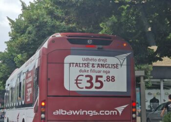 Me autobuz, Milano dhe Londra Kushtojnë më shumë!!! Shmang doganat, kokëçarjen e bagazheve dhe Check-in! FLUTURO me ALBAWINGS