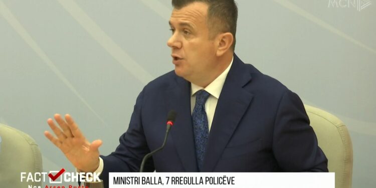 Ministri Balla 7 rregulla policisë/ FactCheck zbardh Kodin e Etikës vendosur në hyrje të komisariateve