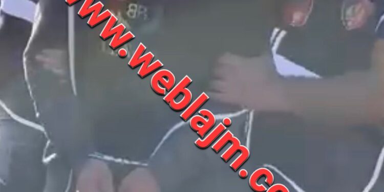 Ndërhyn të shuaj konfliktin, goditet me thikë Polici në Himarë. Arrestohet autori