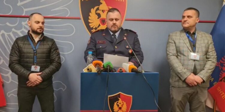 Vrasje me Selenciator ose Mina me Telekomandë, Policia e Vlorës parandalon 2 atentate ndaj Ines Hajrullës, Pamjet e aksionit, Ministri Balla takim me Policinë Vendore