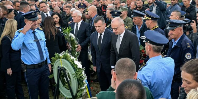 Varrimi Heroit, Rreshter Afrim Bunjaku. Ministri  Balla i pranishëm në ceremonin zyrtare në Kosovë
