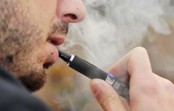 Media shkel ligjin antiduhan, reklamon cigaret elektrike me linqe dhe shkrime indirekte, shteti si sheh edhe pse lexon lajme