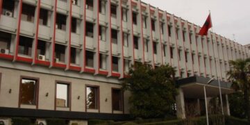 Zgjedhjet lokale përfundojnë në gjykatë, Sekretari Ministrisë së Jashtme padit KQZ