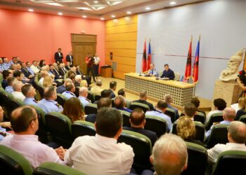 Balla firmos largimin e Kryepolicit këshilltar të rekrutuar nga ish Ministri Çuçi