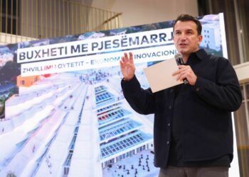 Trafiku? Veliaj: “Nisim punën për 3 linjat e shpejta të autobusëve, me korsi të dedikuara dhe pa ndërprerje”