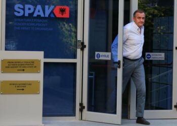 Afera e Sterilizimit, Ilir Beqaj para Drejtësisë. SPAK i bllokon pasaportën se lejon të dalë jashtë vëndit. Reagon  ish Ministri, përmend me emër gjyqtarin Erjon Bani