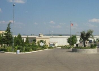 Ekskluzive/ Përplasje me armë në Burgun e Vipave Peqin, një i vdekur. Reagon Ministria: Ska gardian të vrarë, Pamjet, Pistoleta hyri me Dron?