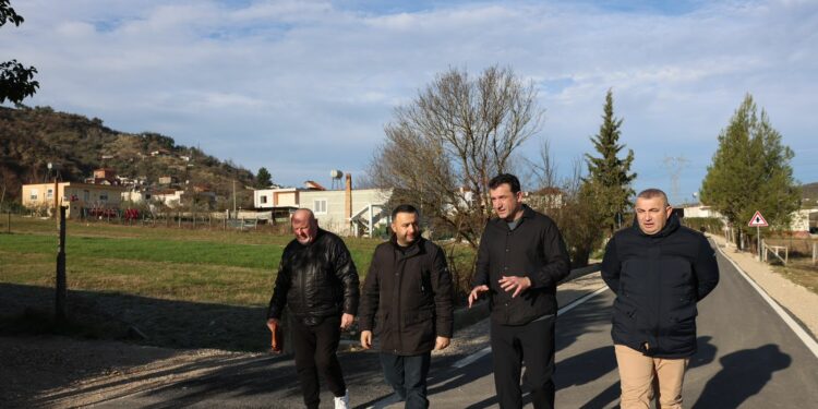 Asfaltohet rruga “Ura Domje – Lagjja Tagan”, Veliaj: “Këtë vit asfaltojmë 100 rrugë rurale