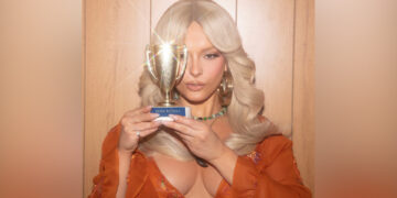 Bebe Rexha arrin 14 miliardë dëgjime në ‘Spotify’