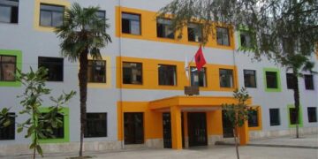 Gjimnazi “Petro Nini Luarasi” do të rikonstruktohet