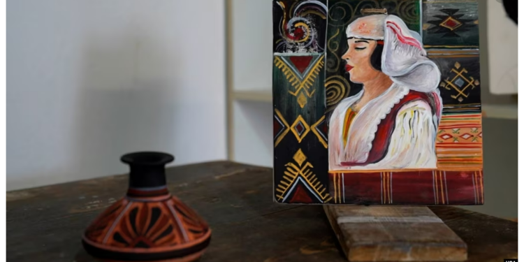 Jana Kukaj gruaja artizane që ruan traditën në zonën e Zadrimës / Reportazh