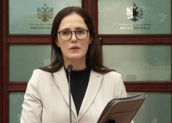 Grushte/Ofendime nga familja, Dosja e sherrit të burrit të Ministres me Kreun e Kredive, Prokuroria: vepra ndiqet në gjykatë