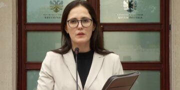 Grushte/Ofendime nga familja, Dosja e sherrit të burrit të Ministres me Kreun e Kredive, Prokuroria: vepra ndiqet në gjykatë