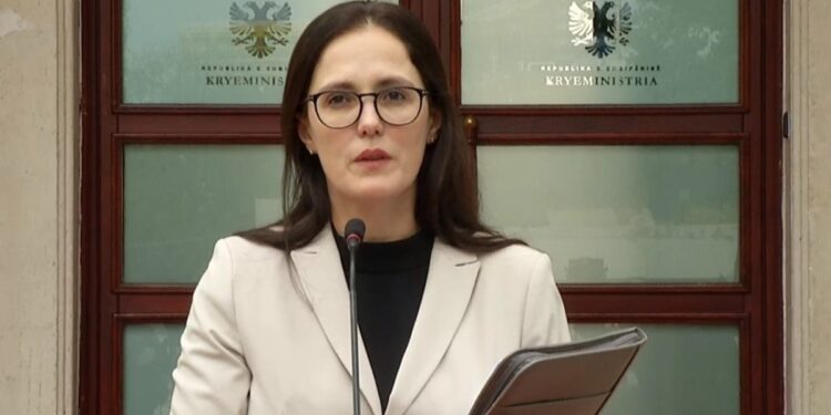 Grushte/Ofendime nga familja, Dosja e sherrit të burrit të Ministres me Kreun e Kredive, Prokuroria: vepra ndiqet në gjykatë