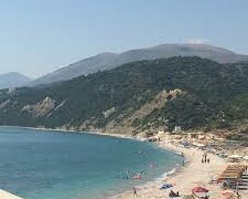 Turistet sherr mes tyre / Amerikania në spital-Gjermania në Polici, Blutë njoftojnë ambasadat