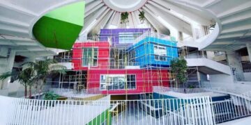 “Është seksi në mënyrën e saj”, zviceranët habiten në Tiranë