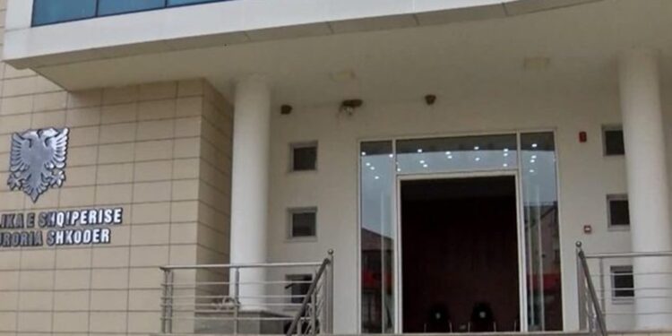 Dyshime për pastrim parash/ Bisnesmenit të Pijes 8S2 i sekuestrohen 97 makina dhe pasuritë e tjera (Emri)