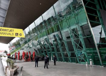 Shqipëria, vendi me rritjen më të lartë në botë për pasagjerët nga ajri