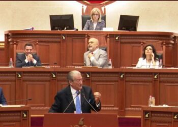 Ekskluzive/ Parlamenti i ndërpret pagën Kreut të Opozitës z.Sali Berisha, SPAK e mban në arrest shtëpie