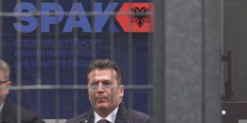 “Gërdeci”, debate në gjykatë mes Fatmir Mediut dhe familjarëve të viktimave
