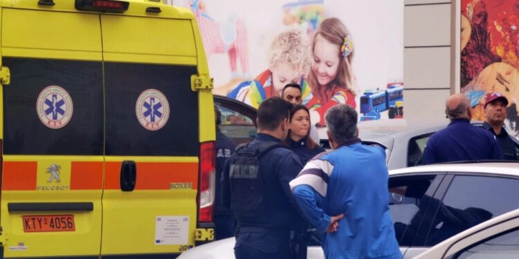 40-vjecarja shqiptare lihet e vdekur në mes të rrugës në Greqi (Emri)