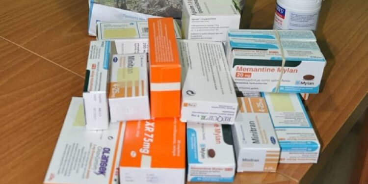 Futën ilaçe kontrabandë nga Turqia, arrestohen farmacistët në Tiranë (Emrat)