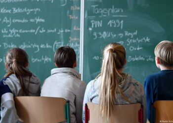 A janë kompjuterët apo librat më të mirë për të mësuar?