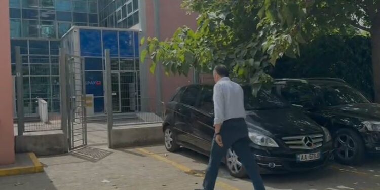Ish kreu Kadastrës përfundon në SPAK, Artan Lame për deklarime pa avokat