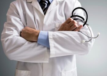 Në 2 vite, shteti uli shpenzimet për shëndetësinë dhe pagesat nga xhepi u rritën në nivel rekord