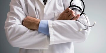 Në 2 vite, shteti uli shpenzimet për shëndetësinë dhe pagesat nga xhepi u rritën në nivel rekord