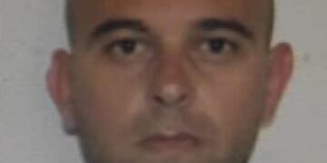 Qëllohet me armë recepsionisti i hotelit në Dhërmi, autori i dyshuar i zhduk trupin dhe arratiset