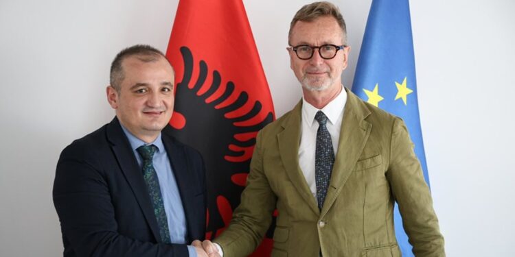 Ambasadori i BE-së pas takimkit me kreun e KLSH: Keni rol thelbësor në luftën kundër korrupsionit