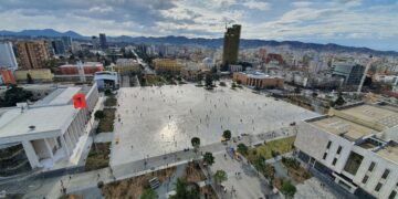 Popullsia e Shqipërisë është plakur me ritmet më të larta në Europë