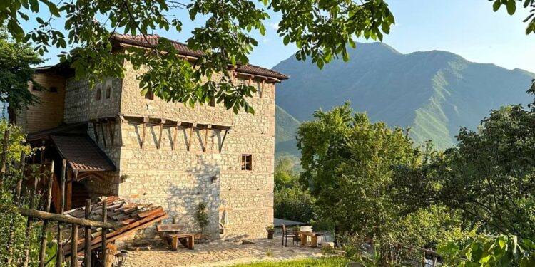 Denoncimi i biznesmenit të “Kulla Hupi”: Santazhi i Eni Çobanit nga studio ku refuzova ftesën