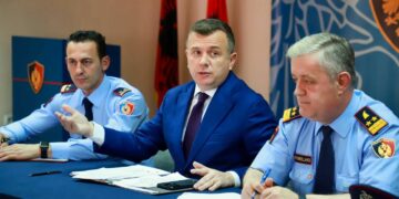 Atentati mafioz në Memaliaj, Ministri Balla takim pune në Gjirokastër. Informohet për hetimet e problematikat