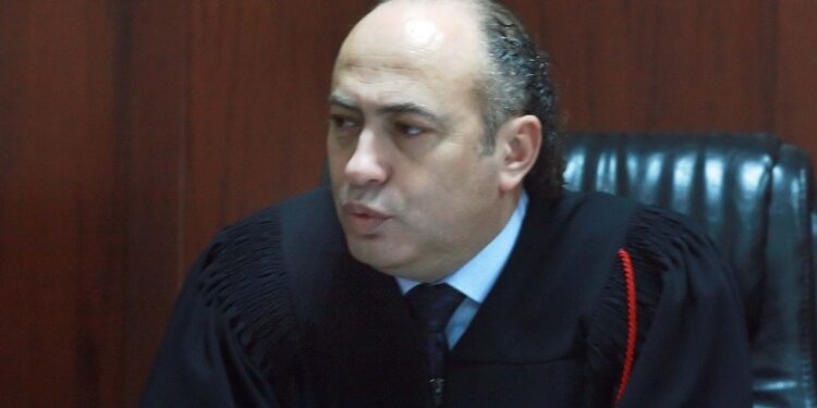 Vettingu shkarkon nga detyra gjyqtarin Besnik Hoxha / A ndikoi tek KPA vendimi “21 Janarit”