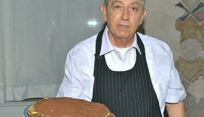 I njohur për krijimin e ëmbëlsirës së famshme/ Ndërron jetë “babai i Tiramisu” 