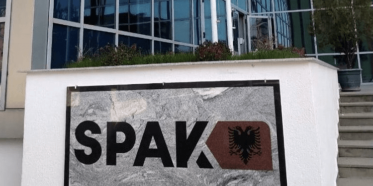 Arrest shtëpie për ish-gjyqtaren/ SPAK zhvillon operacion në disa qytete të vendit / emrat, zbardhen disa vrasje 