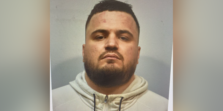 I dënuar me burgim të përjetshëm / Laert Haxhiu ekstradohet në Shqipëri (Video) / Reagon Ministri Balla