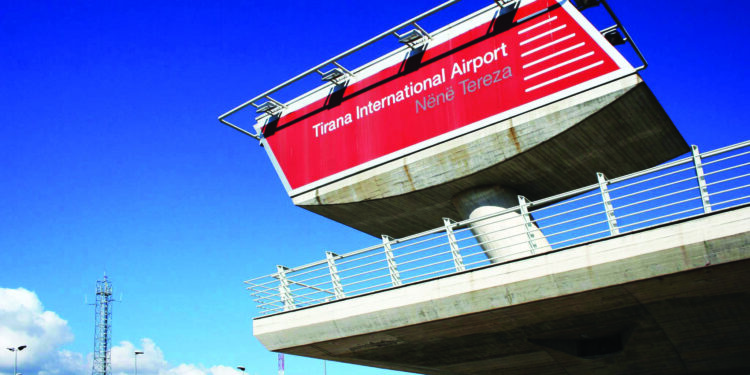 Programet globale me IT prekin dhe Rinasin, paralajmërohen vonesa në fluturime