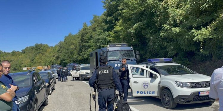 Serbi, vritet një pjesëtar i policisë/ Sulmuesi dyshohet të jetë shqiptar i Kosovës